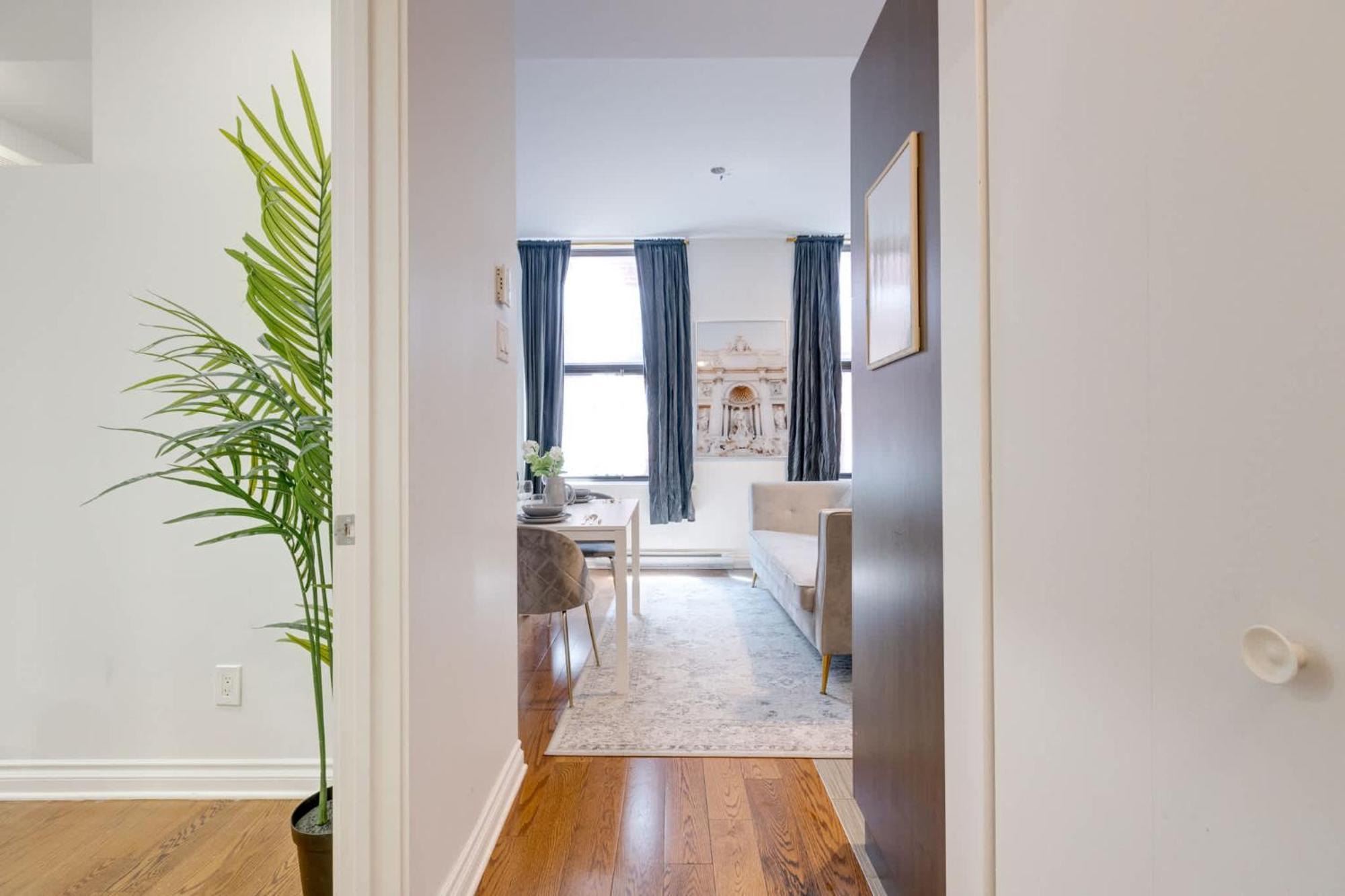 M11 - Stylish & Cozy 2Bdr In Plateau Montreal Apartment Exterior photo